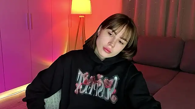 Aurelia Voss online show from March 22, 2026, 5:43 am