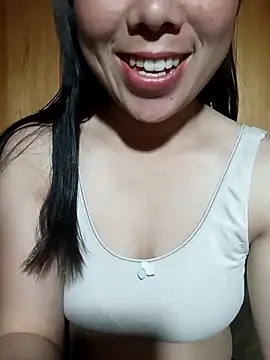 Chloe-ee online show from February 5, 2026, 7:32 pm