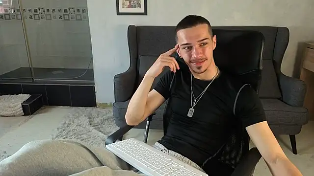 KaydenDrew online show from June 23, 2026, 4:21 am