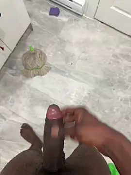 Sweetley online show from April 24, 2026, 2:52 pm