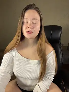 Snapshot of CaramelleSugarr chatting on February 8, 2026, 4:37 pm CaramelleSugarr online show from February 8, 2026, 4:37 pm