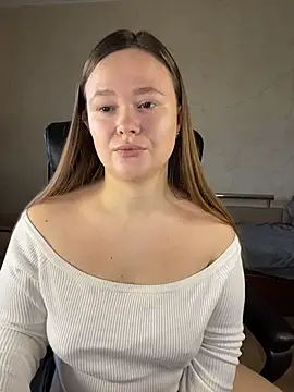 Snapshot of CaramelleSugarr chatting on February 5, 2026, 6:09 am CaramelleSugarr online show from February 5, 2026, 6:09 am