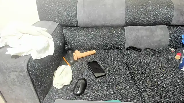 Snapshot of Tshanduk chatting on February 24, 2026, 7:26 pm Tshanduk online show from February 24, 2026, 7:26 pm