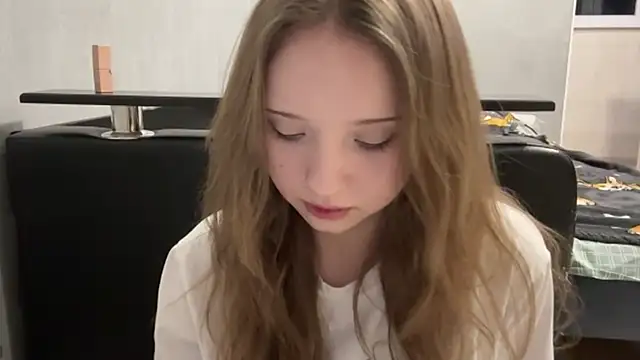 Princessofcashe online show from December 17, 2025, 4:12 pm