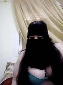 zozo-zaineb-sexy online show from February 3, 2026, 2:00 pm