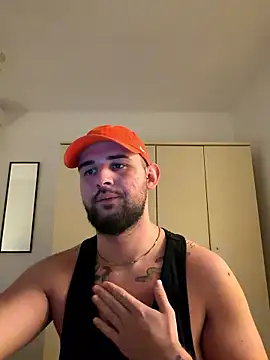 Snapshot of LunaFoxTip chatting on January 11, 2026, 7:54 pm LunaFoxTip online show from January 11, 2026, 7:54 pm