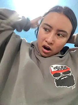 Venuz Rivers  online show from February 3, 2026, 1:16 pm