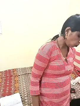 Hot sahana online show from February 3, 2026, 10:53 am