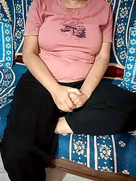 Snapshot of Sofia-111 chatting on February 28, 2026, 12:27 pm Sofia-111 online show from February 28, 2026, 12:27 pm