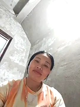 Maikha08 online show from May 7, 2026, 10:57 pm