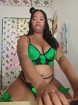sweet-liliith online show from June 17, 2026, 1:32 pm