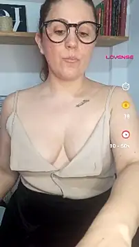 SofiEsteves online show from August 5, 2026, 2:11 pm