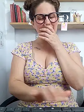 SofiEsteves online show from March 20, 2026, 1:12 pm