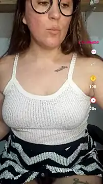 SofiEsteves online show from July 28, 2026, 2:13 pm