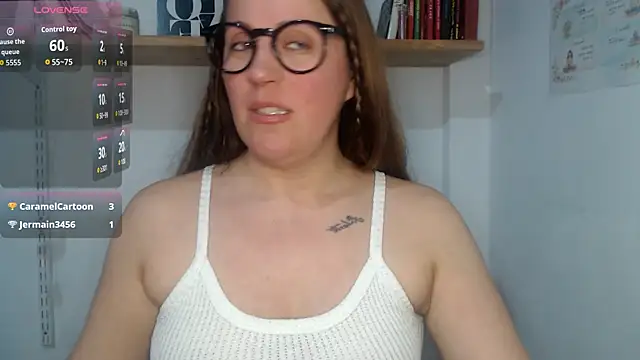SofiEsteves online show from July 28, 2026, 5:45 pm