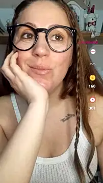 SofiEsteves online show from July 28, 2026, 1:32 pm