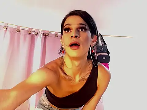 titania1502 online show from December 16, 2025, 8:35 pm