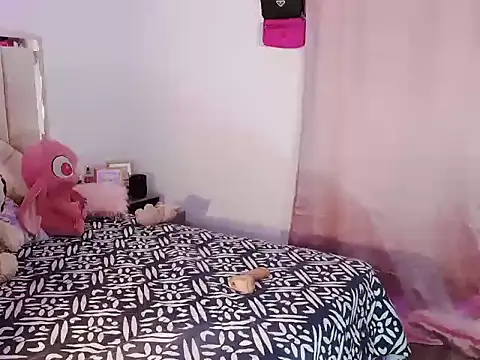 titania1502 online show from December 17, 2025, 9:09 pm