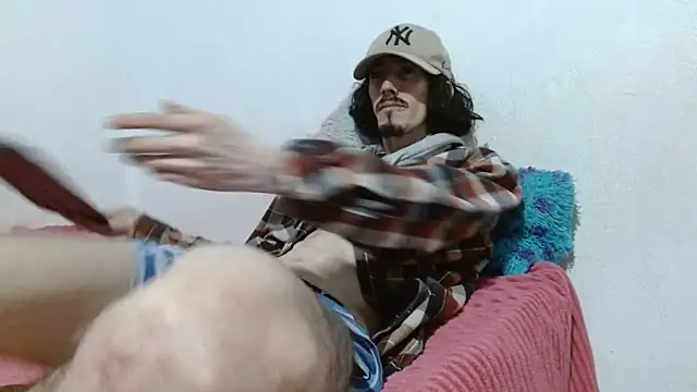 Snapshot of sk8-boy chatting on July 14, 2026, 2:05 am sk8-boy online show from July 14, 2026, 2:05 am