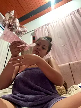 Emily joee  online show from January 7, 2026, 4:45 pm