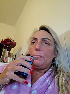 theblondecocklover online show from May 18, 2026, 5:13 am