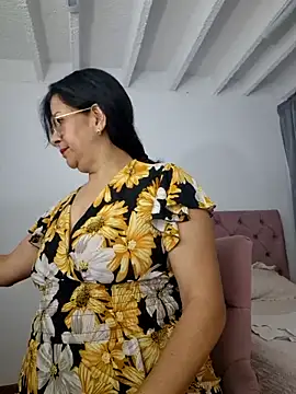 christy ant online show from May 15, 2026, 7:23 pm