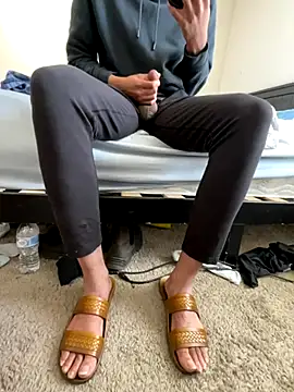 Kingbertfeet online show from December 21, 2025, 2:19 pm