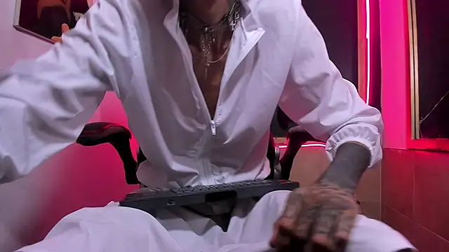 Daniel Deluc77 online show from December 23, 2025, 3:50 am