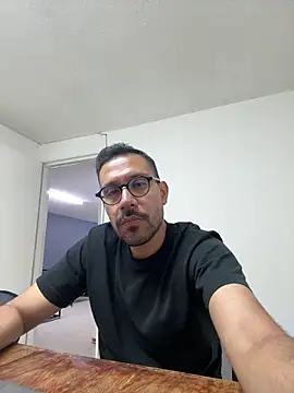 AdrianGarcia89 online show from April 21, 2026, 1:42 am
