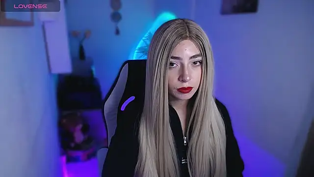 channel blondee online show from March 12, 2026, 10:25 pm