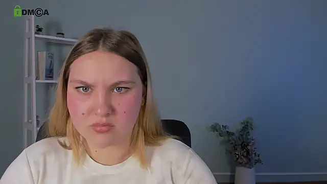 dina bloom  online show from February 6, 2026, 10:28 pm