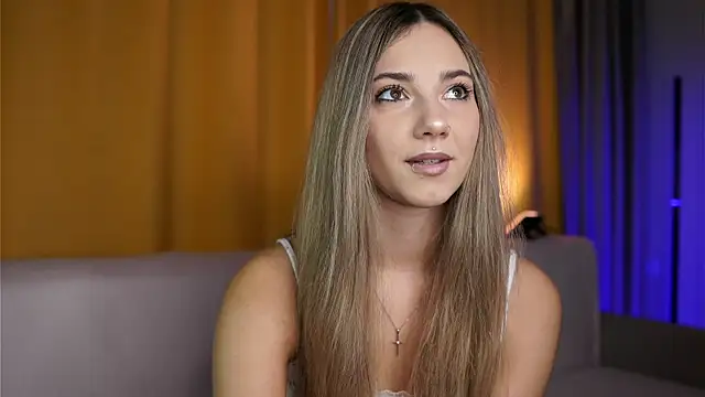 Snapshot of angel_lin chatting on April 4, 2026, 2:45 pm angel lin online show from April 4, 2026, 2:45 pm