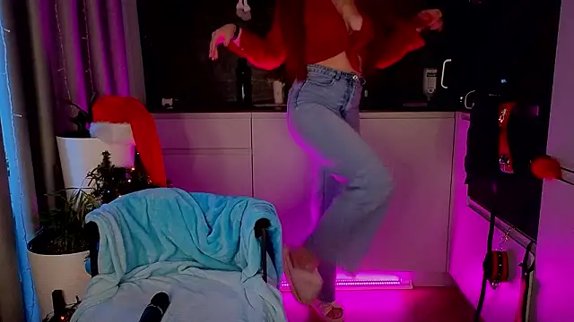 Foxie Tail online show from January 18, 2026, 8:40 am