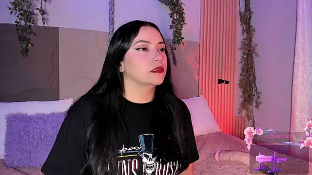isabellagiirl online show from July 16, 2026, 8:39 pm