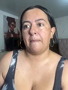 Snapshot of evelyn_harpeery chatting on June 23, 2026, 11:08 am evelyn harpeery online show from June 23, 2026, 11:08 am