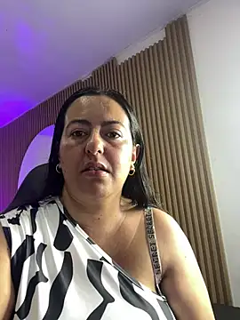 Snapshot of evelyn_harpeery chatting on July 30, 2026, 11:09 am evelyn harpeery online show from July 30, 2026, 11:09 am