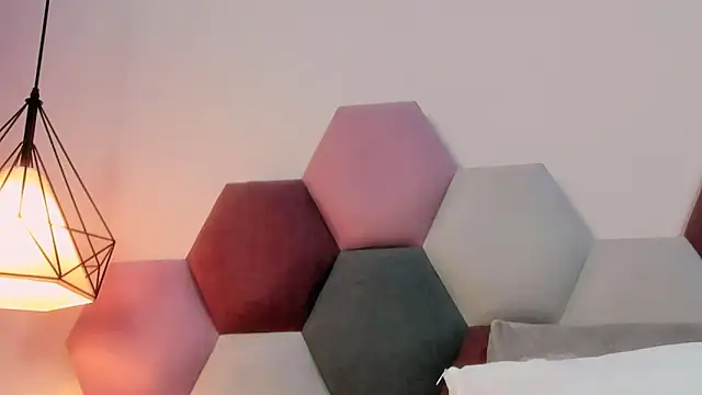 GahiaBelucci online show from March 11, 2026, 11:37 am