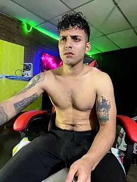 JustynAle2025 online show from January 13, 2026, 3:43 am