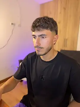 Snapshot of LIAM_COLT chatting on April 8, 2026, 8:10 pm LIAM COLT online show from April 8, 2026, 8:10 pm