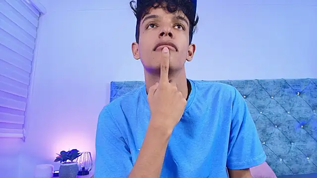 maxfrost 1 online show from February 2, 2026, 7:13 pm