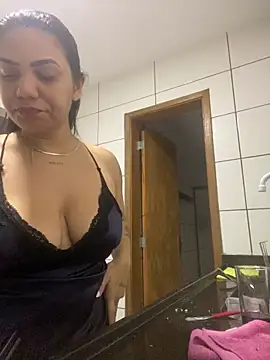 Snapshot of Nini_ chatting on May 17, 2026, 10:21 pm Nini online show from May 17, 2026, 10:21 pm