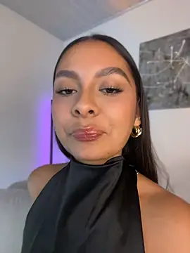 Nicollewest1 online show from June 1, 2026, 11:48 pm