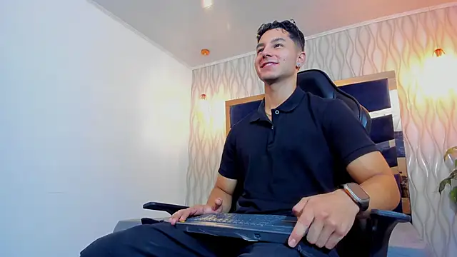 Snapshot of Noah_Clarkk chatting on March 24, 2026, 5:35 pm Noah Clarkk online show from March 24, 2026, 5:35 pm