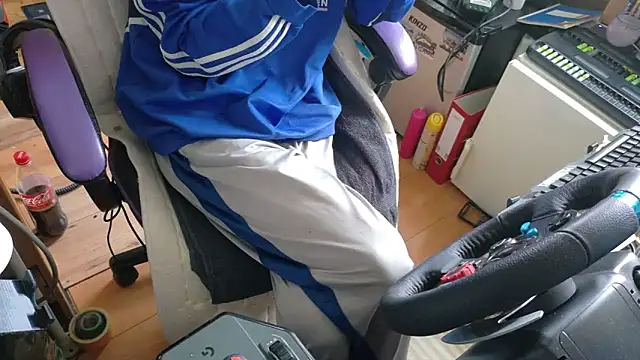 Gay-Versaut online show from February 9, 2026, 12:14 pm