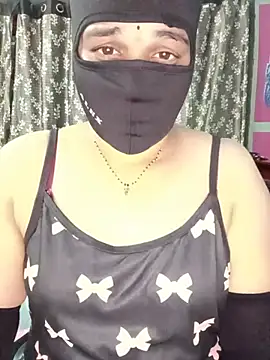 maduri   online show from June 22, 2026, 4:37 pm