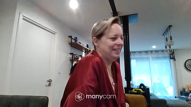 Snapshot of Miss-Chupagirly chatting on February 10, 2026, 8:13 am Miss-Chupagirly online show from February 10, 2026, 8:13 am