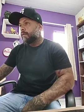 morenoteza0 online show from February 9, 2026, 1:42 pm