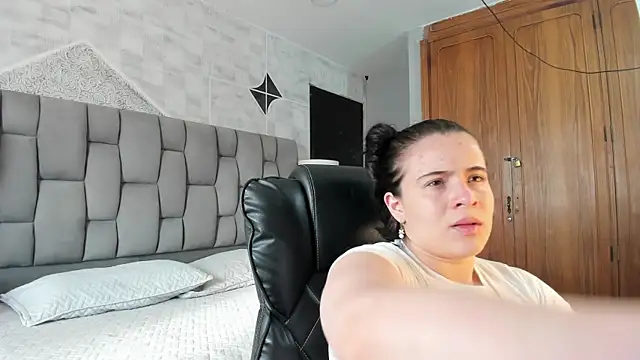 ChannelWhitee  online show from January 7, 2026, 9:53 pm