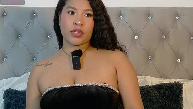 izzybelmonth12 online show from July 11, 2026, 9:48 pm