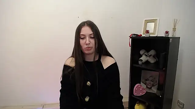 Angel sileniaaa  online show from January 7, 2026, 12:10 pm